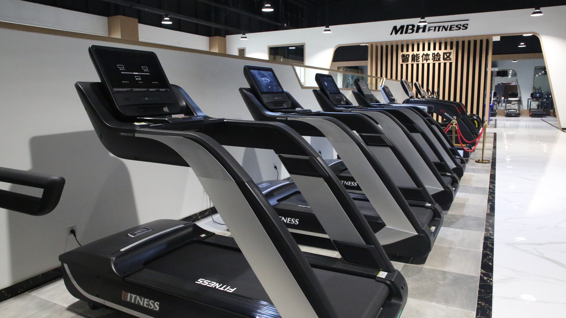 跑步机案例0.jpg 跑步机案例0.jpg